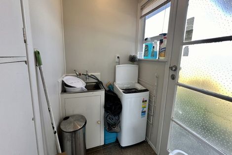 Photo of property in 81 Edmonton Road, Henderson, Auckland, 0612