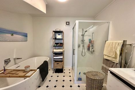 Photo of property in 24a Parklands Drive, Karori, Wellington, 6012