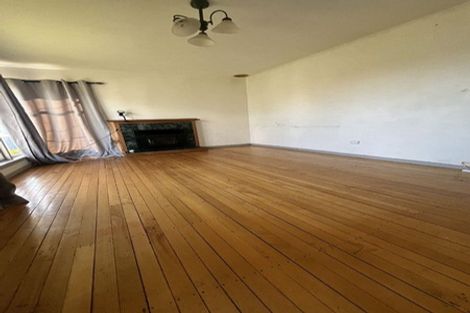 Photo of property in 6 Strid Road, Te Atatu South, Auckland, 0610