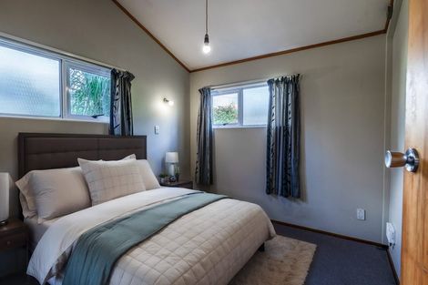 Photo of property in 53 Rua Road, Glen Eden, Auckland, 0602