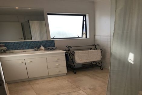 Photo of property in 2/41 Carnarvon Street, Gisborne, 4010