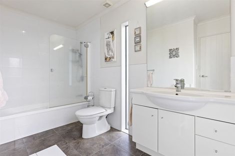 Photo of property in 228a Range Road, Papamoa Beach, Papamoa, 3118