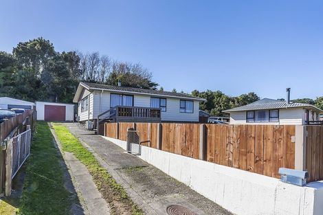Photo of property in 32 Owhiti Street, Titahi Bay, Porirua, 5022
