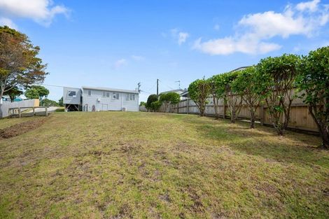 Photo of property in 15 Moffat Road, Red Beach, 0932