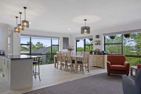 Photo of property in 32 Lough Bourne Drive, Pukekohe, 2120