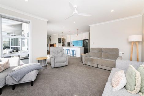 Photo of property in 10 Mcilwaine Place, Marton, 4710