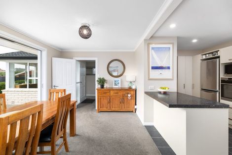 Photo of property in 10 Karnak Crescent, Russley, Christchurch, 8042