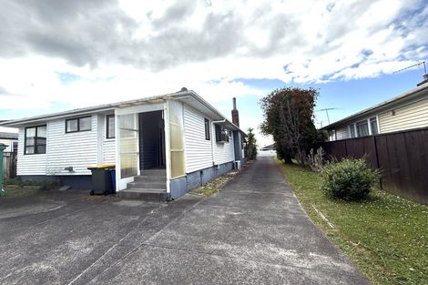 Photo of property in 64 Golf Road, New Lynn, Auckland, 0600