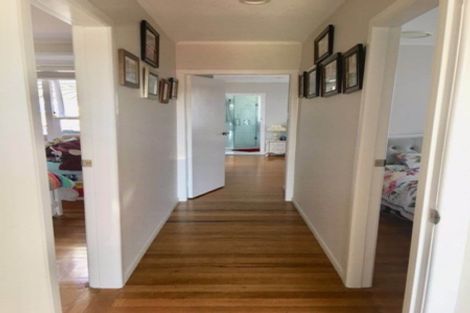 Photo of property in 12 Kereru Street, Henderson, Auckland, 0612
