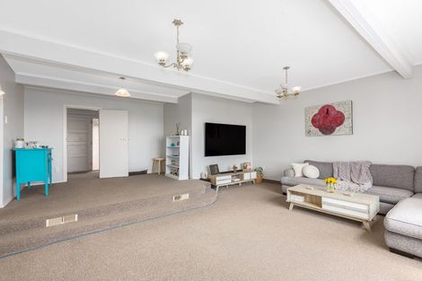 Photo of property in 68 Kahu Road, Paremata, Porirua, 5024