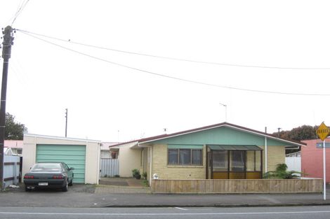 Photo of property in 12 Huatoki Street, Vogeltown, New Plymouth, 4310