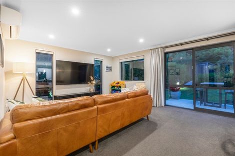 Photo of property in 31 Mooring Close, Whitby, Porirua, 5024