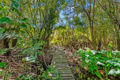 Photo of property in 202 Muriwai Valley Road, Muriwai, Waimauku, 0881