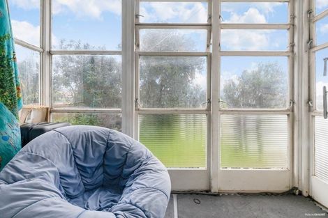 Photo of property in 120 Hutchinson Avenue, New Lynn, Auckland, 0600