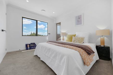 Photo of property in 14 Parkmore Drive, Rosehill, 2113
