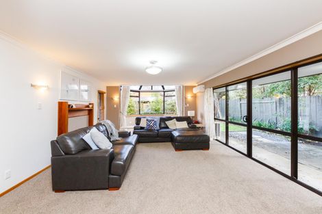Photo of property in 4 Dresdan Court, Hokowhitu, Palmerston North, 4410
