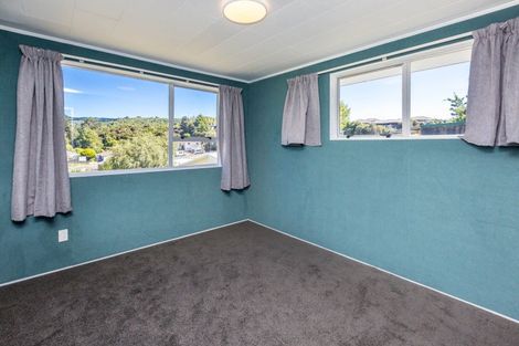 Photo of property in 23 Blueberry Grove, Timberlea, Upper Hutt, 5018