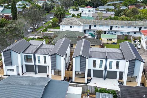 Photo of property in 7c Queen Mary Avenue, New Lynn, Auckland, 0600