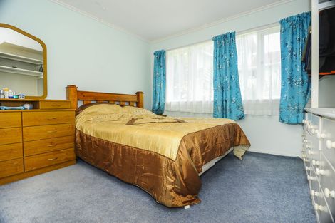 Photo of property in 25 Hollywood Avenue, Titirangi, Auckland, 0604