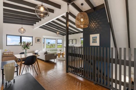 Photo of property in 2/26 Colonial Road, Birkenhead, Auckland, 0626