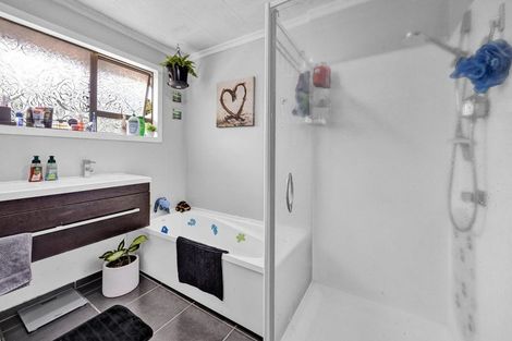 Photo of property in 70 Camberwell Road, Hawera, 4610