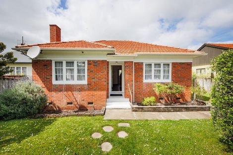 Photo of property in 210 College Street, West End, Palmerston North, 4412