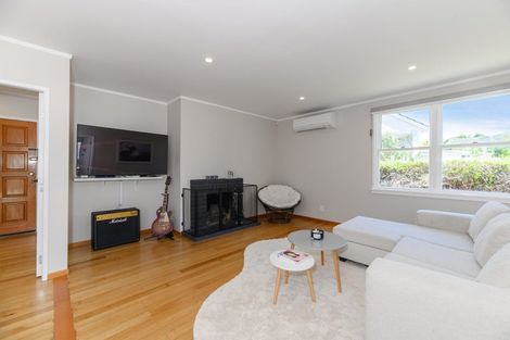 Photo of property in 11 Hill Crescent, New Lynn, Auckland, 0600