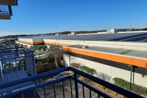 Photo of property in 3r/10 Crown Lynn Place, New Lynn, Auckland, 0600