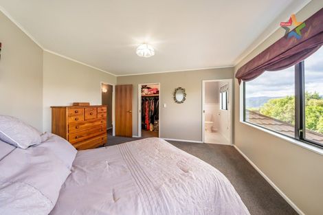Photo of property in 18 Crestview Grove, Belmont, Lower Hutt, 5010