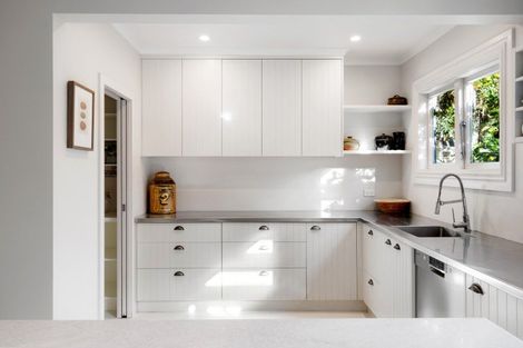 Photo of property in 15 Colenso Avenue, Hospital Hill, Napier, 4110