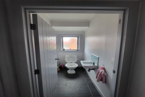 Photo of property in 11a Newington Road, Henderson, Auckland, 0612