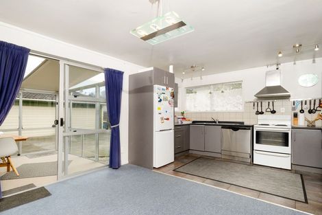 Photo of property in 1 Cushla Place, Massey, Auckland, 0614