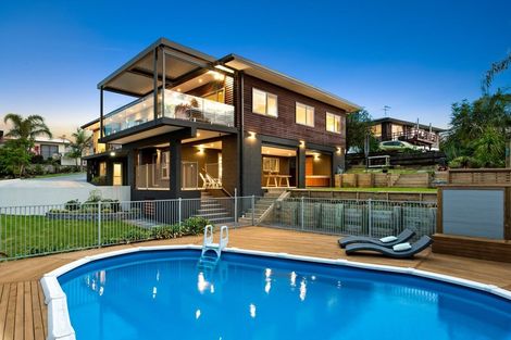 Photo of property in 37 Rosario Crescent, Red Beach, 0932