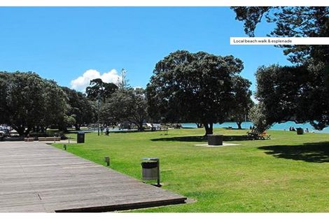 Photo of property in 2/37 Woodlands Crescent, Browns Bay, Auckland, 0630