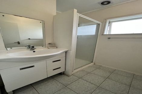 Photo of property in 1/58 Manuka Road, Glenfield, Auckland, 0629