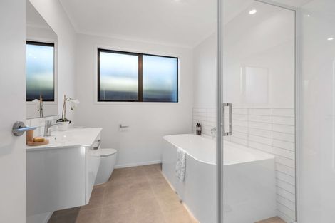 Photo of property in 65 Empire Crescent, Papamoa, 3118