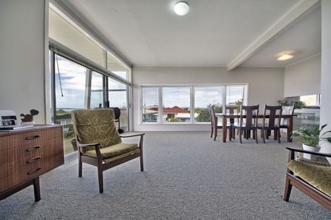 Photo of property in 121 Mcleod Road, Te Atatu South, Auckland, 0610