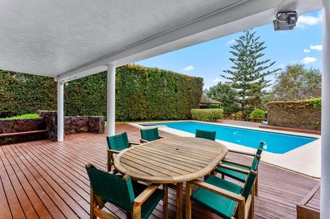 Photo of property in 21a Forrest Hill Road, Milford, Auckland, 0620