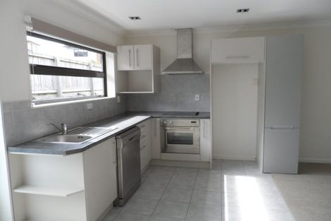 Photo of property in 12 Spoonbill Place, Unsworth Heights, Auckland, 0632