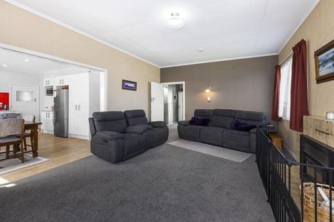 Photo of property in 15 Tasman Street, Opunake, 4616