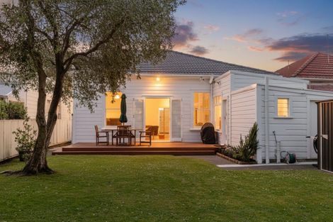 Photo of property in 54 Kilbirnie Crescent, Kilbirnie, Wellington, 6022