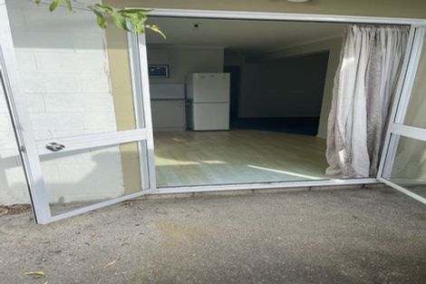 Photo of property in 35 Holiday Road, Stanmore Bay, Whangaparaoa, 0932