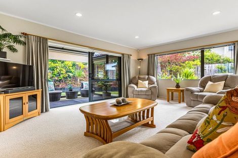 Photo of property in 1 Astor Place, Orewa, 0931