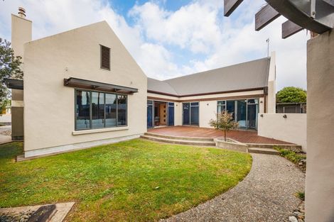 Photo of property in 37 Abby Road, Fitzherbert, Palmerston North, 4410