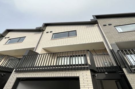 Photo of property in 4/28 Westgate Drive, Westgate, Auckland, 0614