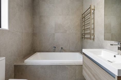 Photo of property in 30 Te Aniwaniwa Terrace, Albany, 0632