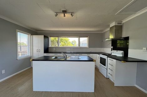 Photo of property in 172 Springs Road, Hornby, Christchurch, 8042