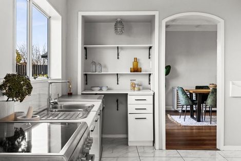 Photo of property in 15 Taradale Road, Marewa, Napier, 4110