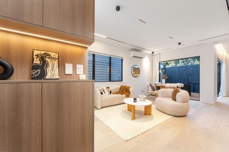 Photo of property in 4b Lyford Crescent, Sunnynook, Auckland, 0620