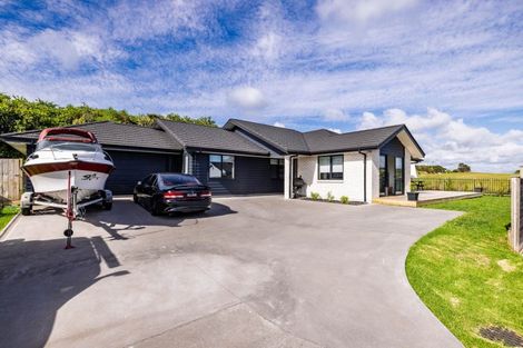 Photo of property in 13 Riverglen Drive, Haruru, 0204